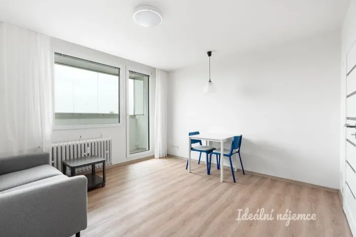 Pronájem bytu 2+kk, Praha - Krč, Horáčkova, 34 m2