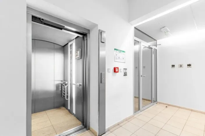 Pronájem bytu 2+kk, Praha - Vinohrady, Korunní, 48 m2