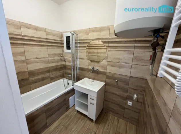 Pronájem bytu 3+kk, Praha, U Svépomoci, 80 m2