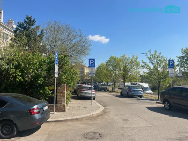 Pronájem bytu 3+kk, Praha, U Svépomoci, 80 m2