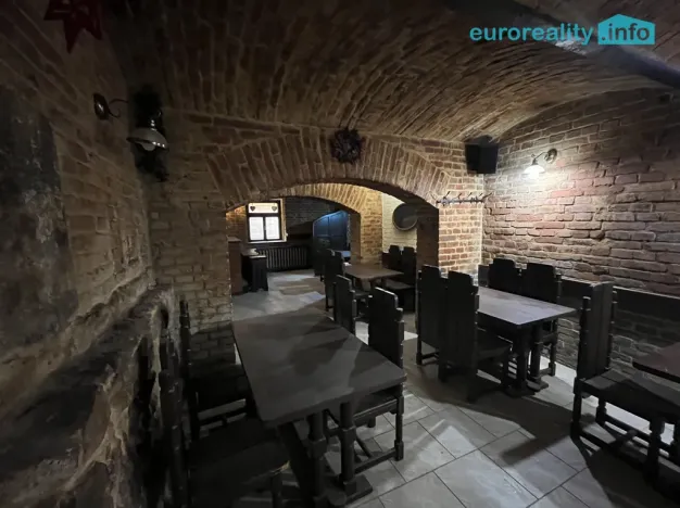 Pronájem restaurace, Mariánské Lázně, Hlavní třída, 144 m2