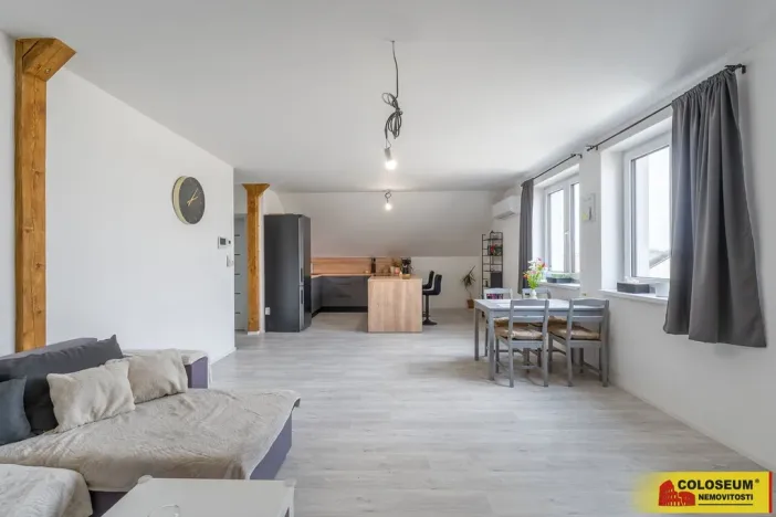 Prodej bytu 3+kk, Hrádek, 107 m2