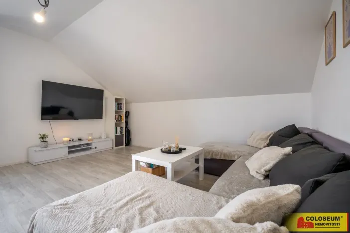 Prodej bytu 3+kk, Hrádek, 107 m2