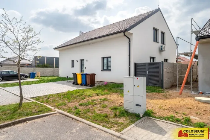 Prodej bytu 3+kk, Hrádek, 107 m2