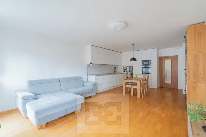 Prodej bytu 3+kk, Praha - Kobylisy, Pod hliništěm, 70 m2