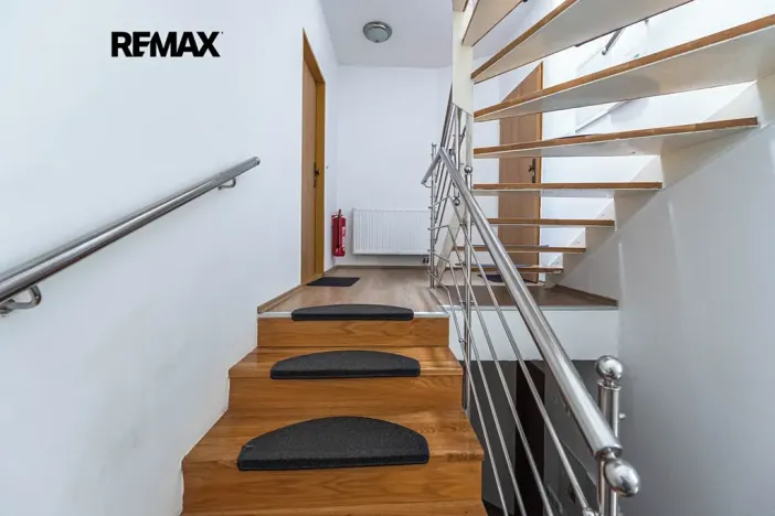 Prodej rodinného domu, Praha - Kyje, Hajní, 330 m2