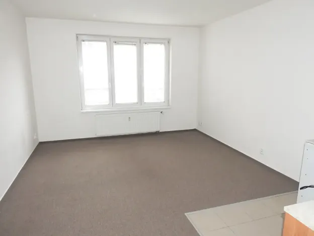 Pronájem bytu 1+kk, Praha - Záběhlice, Mattioliho, 28 m2