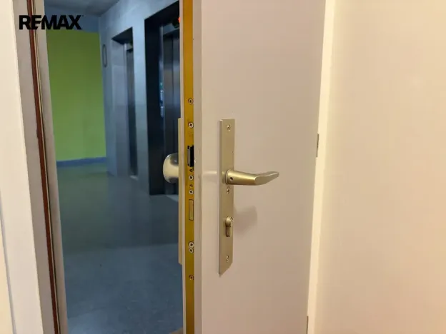 Pronájem bytu 1+kk, Praha - Záběhlice, Na Slatince, 39 m2