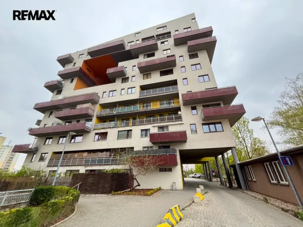 Pronájem bytu 1+kk, Praha - Záběhlice, Na Slatince, 39 m2