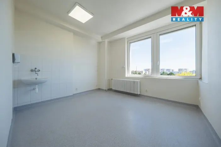 Pronájem obchodního prostoru, Praha - Petrovice, Ohmova, 22 m2