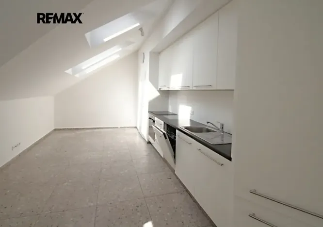 Pronájem bytu 2+kk, Kolín, Heverova, 52 m2