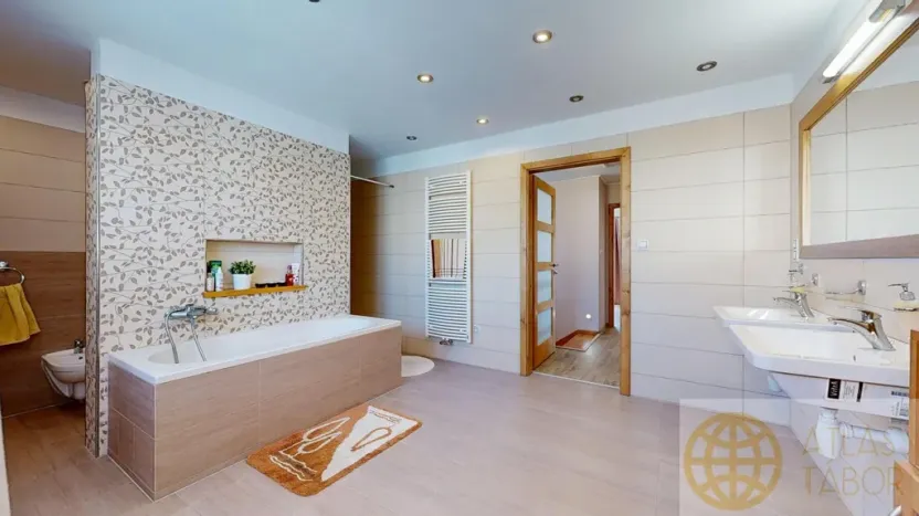 Prodej rodinného domu, Opařany, 169 m2