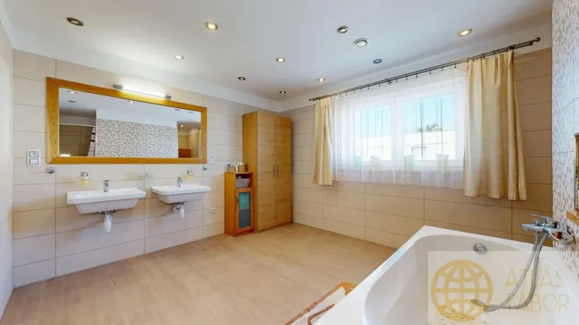 Prodej rodinného domu, Opařany, 169 m2