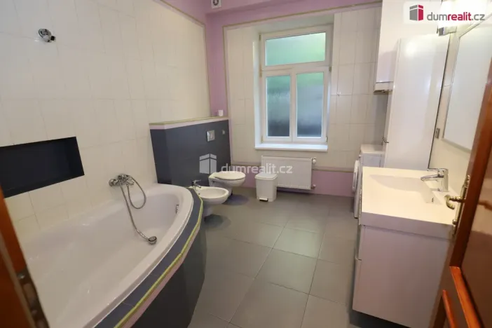 Pronájem bytu 3+kk, Karlovy Vary, Mariánskolázeňská, 72 m2
