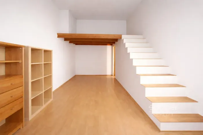 Pronájem bytu 2+kk, Praha - Smíchov, Grafická, 40 m2