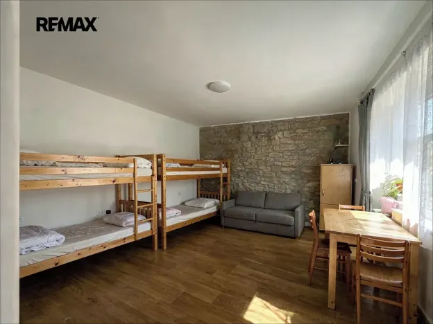 Pronájem atypického bytu, Drahelčice, V Brance, 164 m2