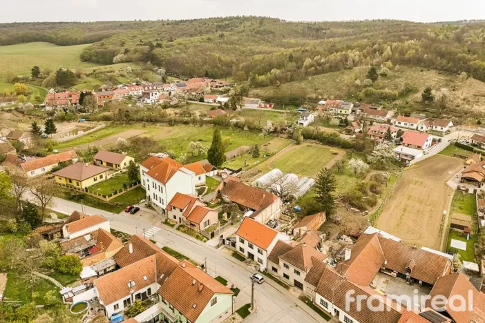 Prodej vícegeneračního domu, Lovčičky, 200 m2