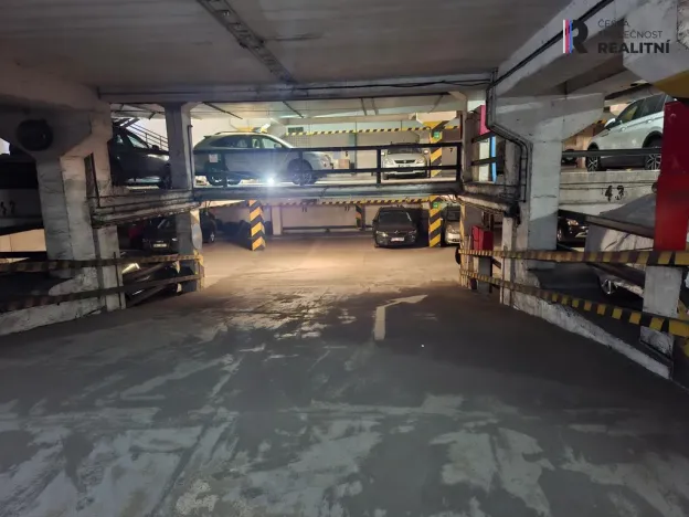 Pronájem garážového stání, Praha - Krč, Štúrova, 17 m2
