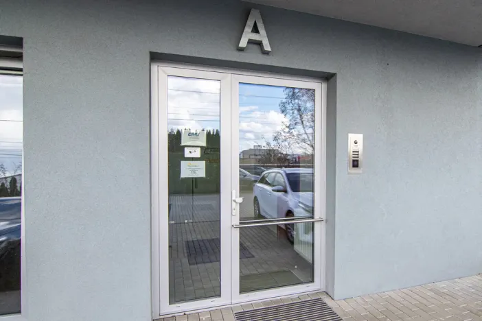 Pronájem kanceláře, Praha - Horní Počernice, Plkovská, 112 m2