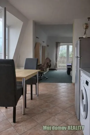 Pronájem bytu 1+kk, Praha - Košíře, Smolíkova, 54 m2