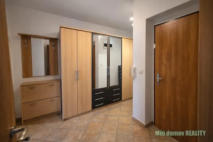 Pronájem bytu 1+kk, Praha - Košíře, Smolíkova, 54 m2