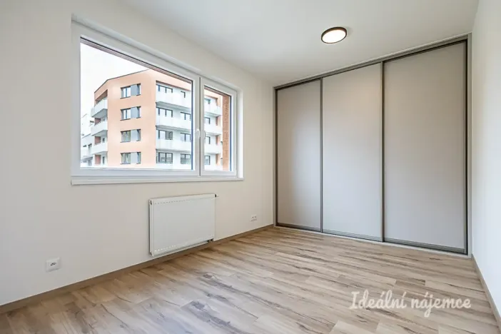 Pronájem bytu 2+kk, Praha - Vysočany, Poděbradská, 50 m2