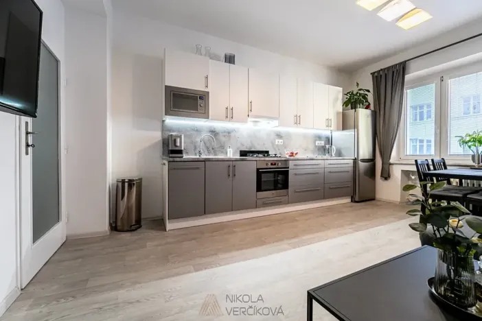 Pronájem bytu 2+kk, Brno, Burešova, 53 m2