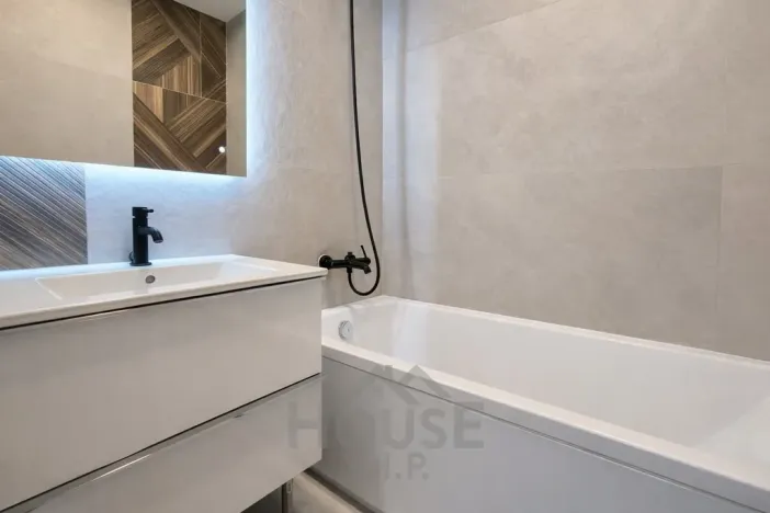 Prodej bytu 3+1, Praha - Hlubočepy, Lohniského, 68 m2