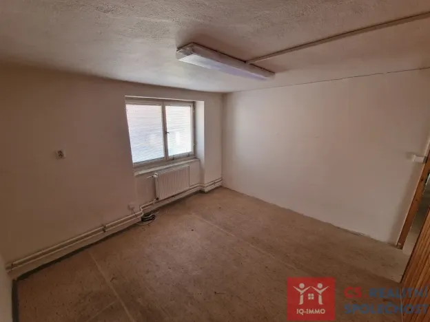 Pronájem obchodního prostoru, Znojmo, Divišovo náměstí, 120 m2