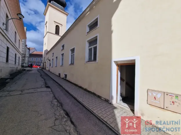 Pronájem obchodního prostoru, Znojmo, Divišovo náměstí, 120 m2