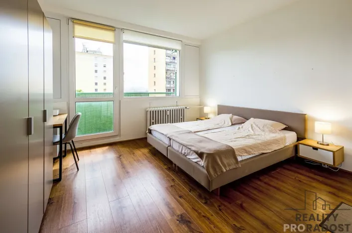 Prodej bytu 3+1, Praha, Hvozdíková, 74 m2