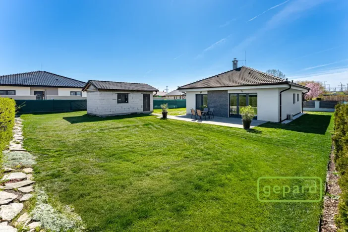 Prodej rodinného domu, Krakovany, 90 m2