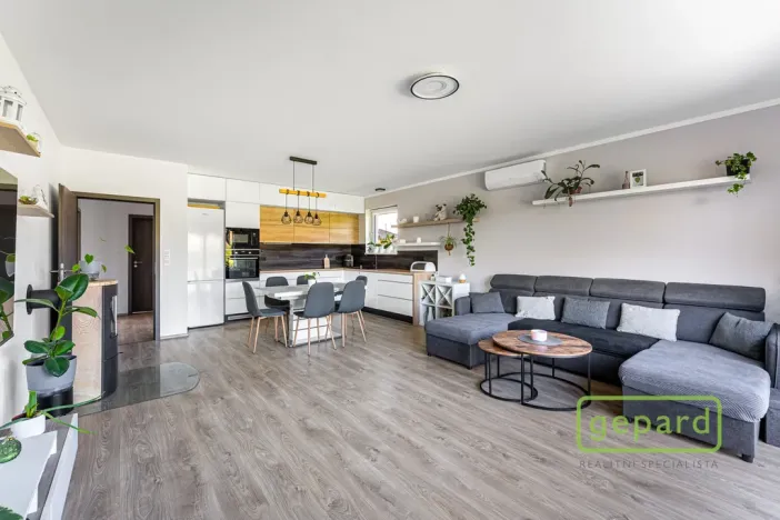 Prodej rodinného domu, Krakovany, 90 m2