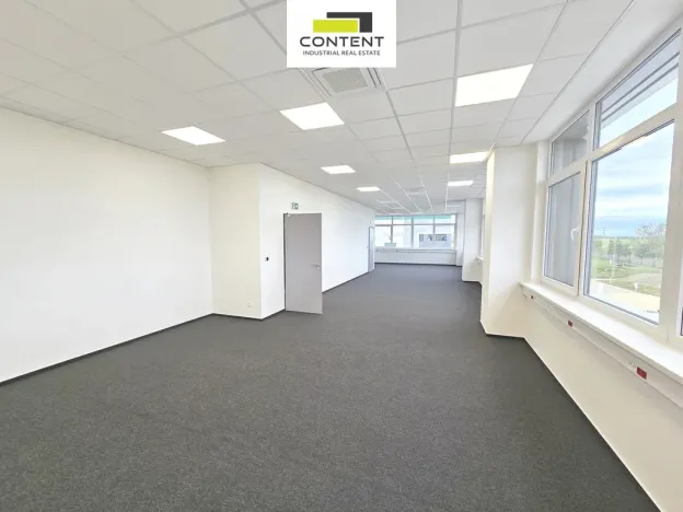 Pronájem výrobních prostor, Syrovice, 5872 m2