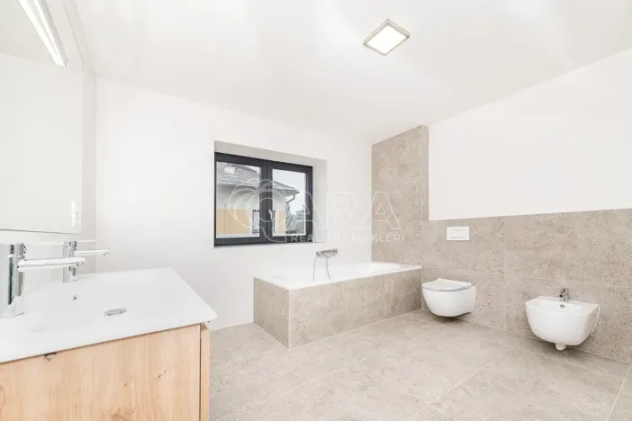 Prodej bytu 5+kk, Chocerady, 189 m2