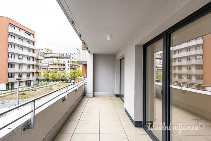 Pronájem bytu 2+kk, Praha - Vysočany, Poděbradská, 55 m2