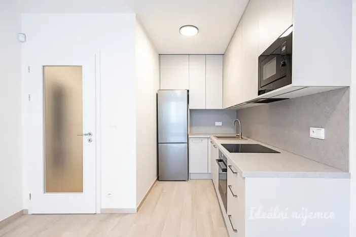 Pronájem bytu 2+kk, Praha - Vysočany, Poděbradská, 55 m2