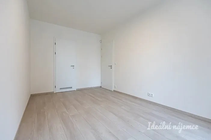 Pronájem bytu 2+kk, Praha - Vysočany, Poděbradská, 55 m2