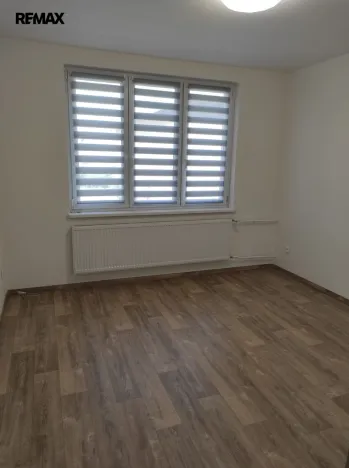 Pronájem bytu 2+1, Karlovy Vary - Stará Role, Okružní, 50 m2