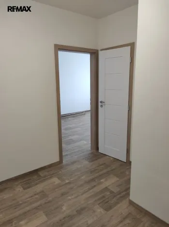 Pronájem bytu 2+1, Karlovy Vary - Stará Role, Okružní, 50 m2