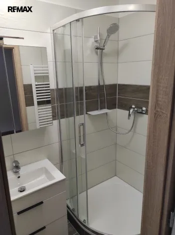 Pronájem bytu 2+1, Karlovy Vary - Stará Role, Okružní, 50 m2