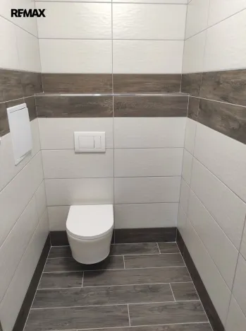 Pronájem bytu 2+1, Karlovy Vary - Stará Role, Okružní, 50 m2