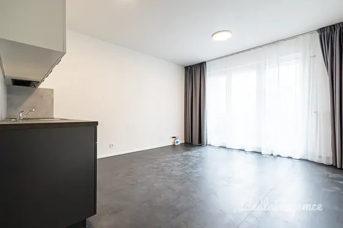 Pronájem bytu 1+kk, Praha - Vysočany, Poděbradská, 31 m2