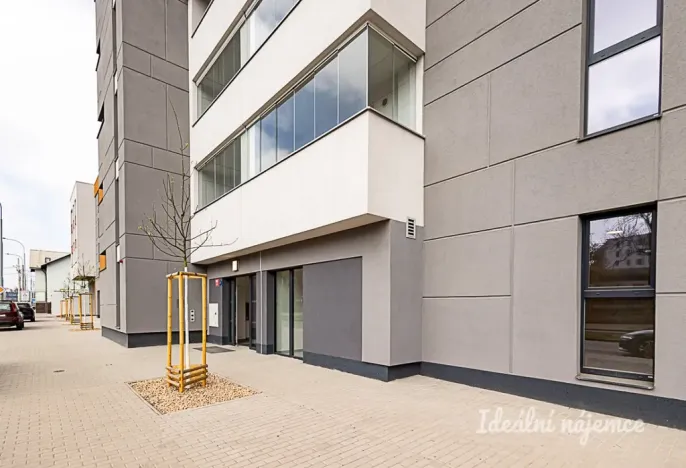 Pronájem bytu 1+kk, Praha - Vysočany, Poděbradská, 31 m2