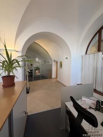 Pronájem kanceláře, Olomouc, Dolní náměstí, 204 m2