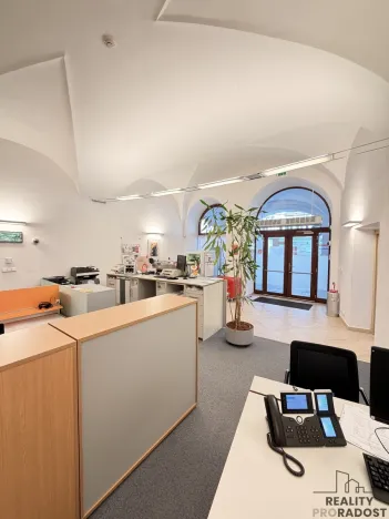 Pronájem kanceláře, Olomouc, Dolní náměstí, 204 m2