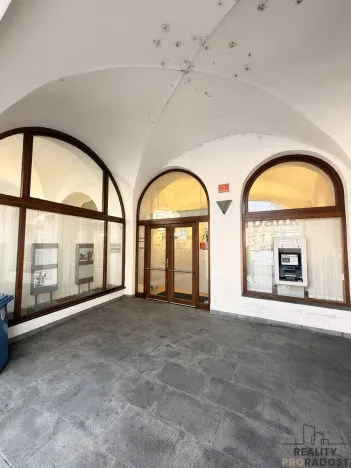 Pronájem kanceláře, Olomouc, Dolní náměstí, 204 m2