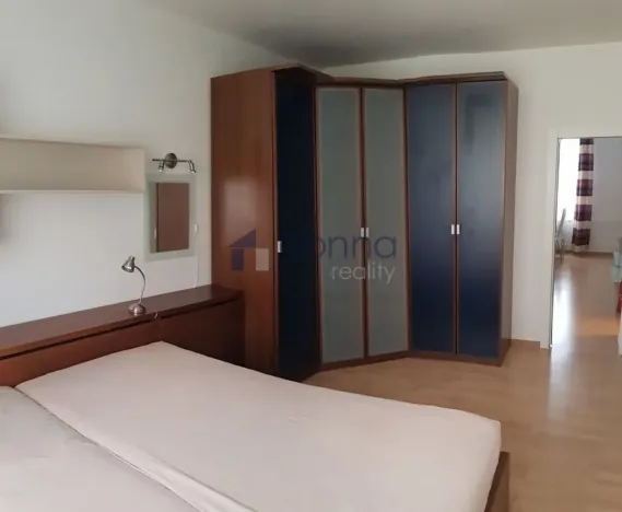 Pronájem bytu 3+kk, Praha, Konšelská, 62 m2