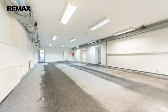 Pronájem obchodního prostoru, Praha - Háje, Hviezdoslavova, 661 m2