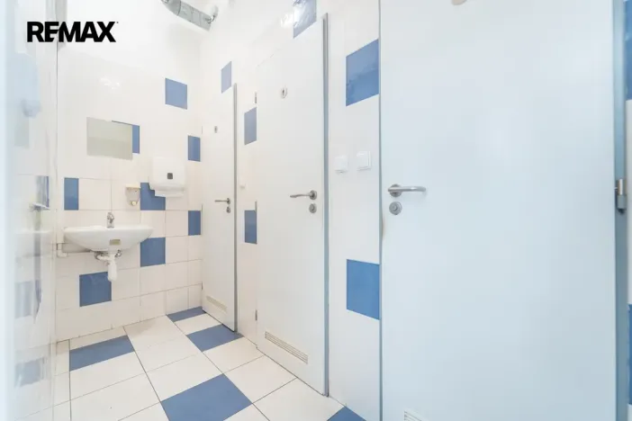 Pronájem obchodního prostoru, Praha - Háje, Hviezdoslavova, 661 m2